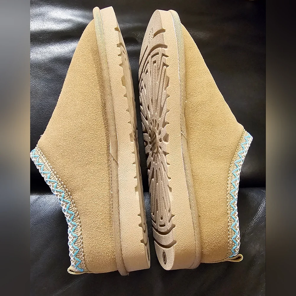 Tan Slip-On Sherpa Lined Slides with Teal Cross Stitch Trim Womens Size 8 NWOT - Picture 10 of 12